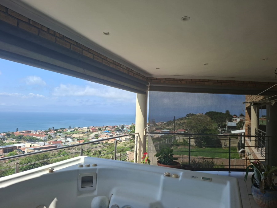 6 Bedroom Property for Sale in Da Nova Western Cape